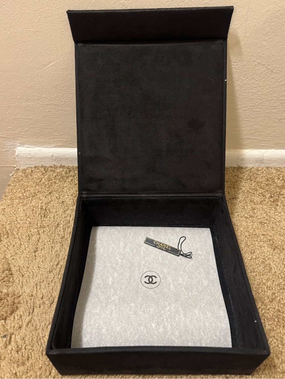 Chanel no. 5 box